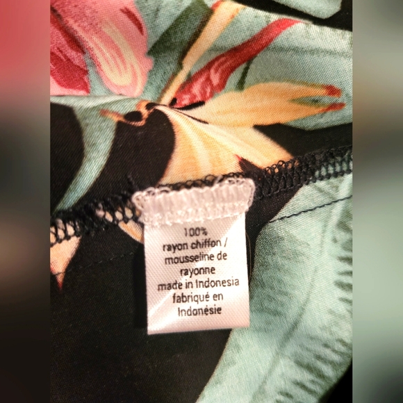 Pokoloko floral rayon/chiffon Ruana wrap 3/4 sleeves high-low one size - Picture 7 of 8